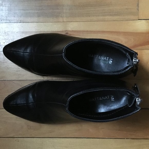 EUC Matt & Nat faux leather vendome ankle boot - Picture 3 of 5